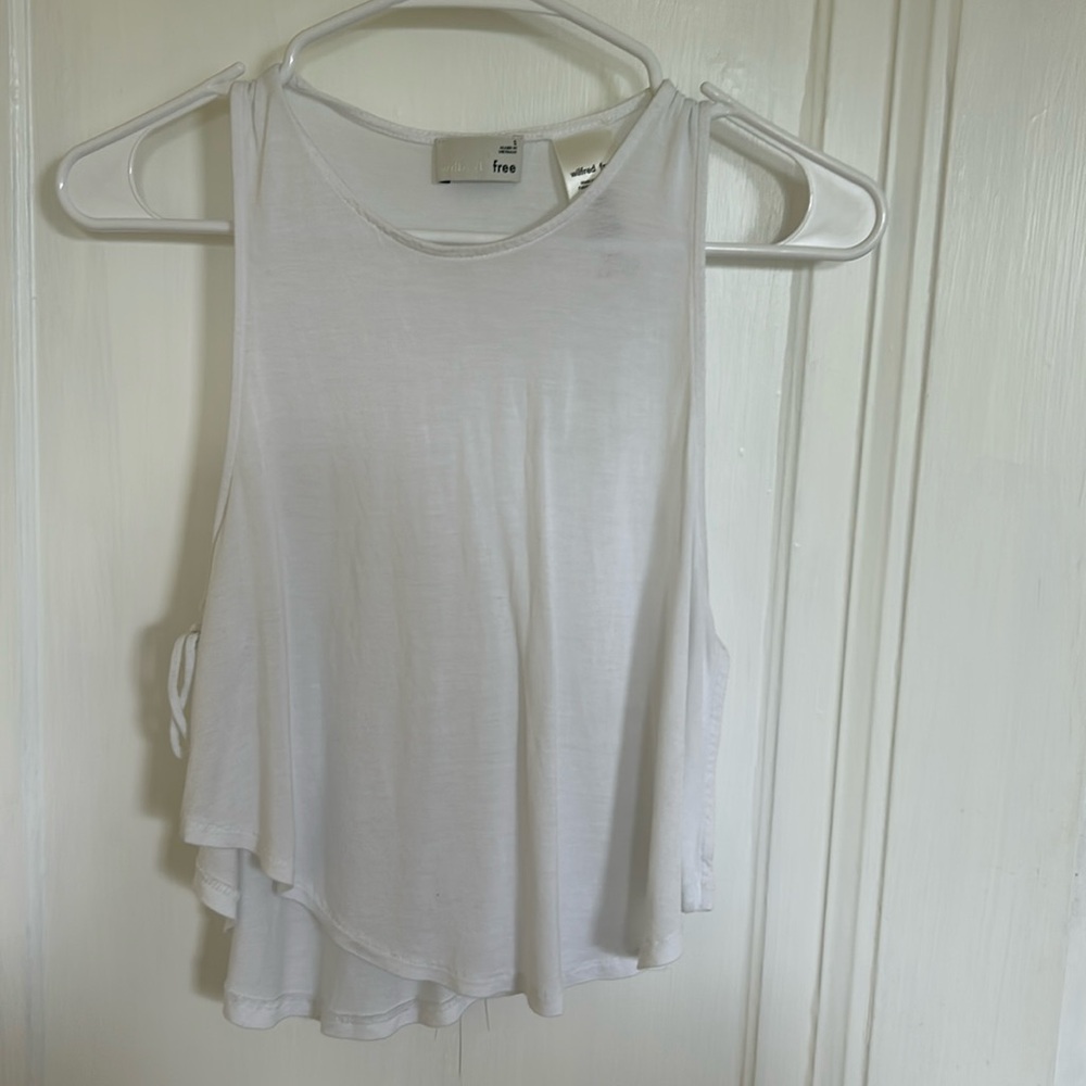 Aritzia flowy tank
